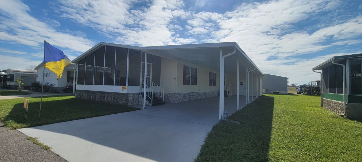 8200 Palm Harbor Way