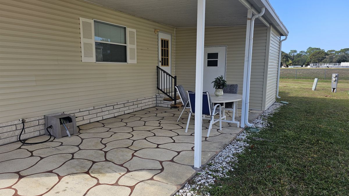 7043 W Lincolnshire Drive