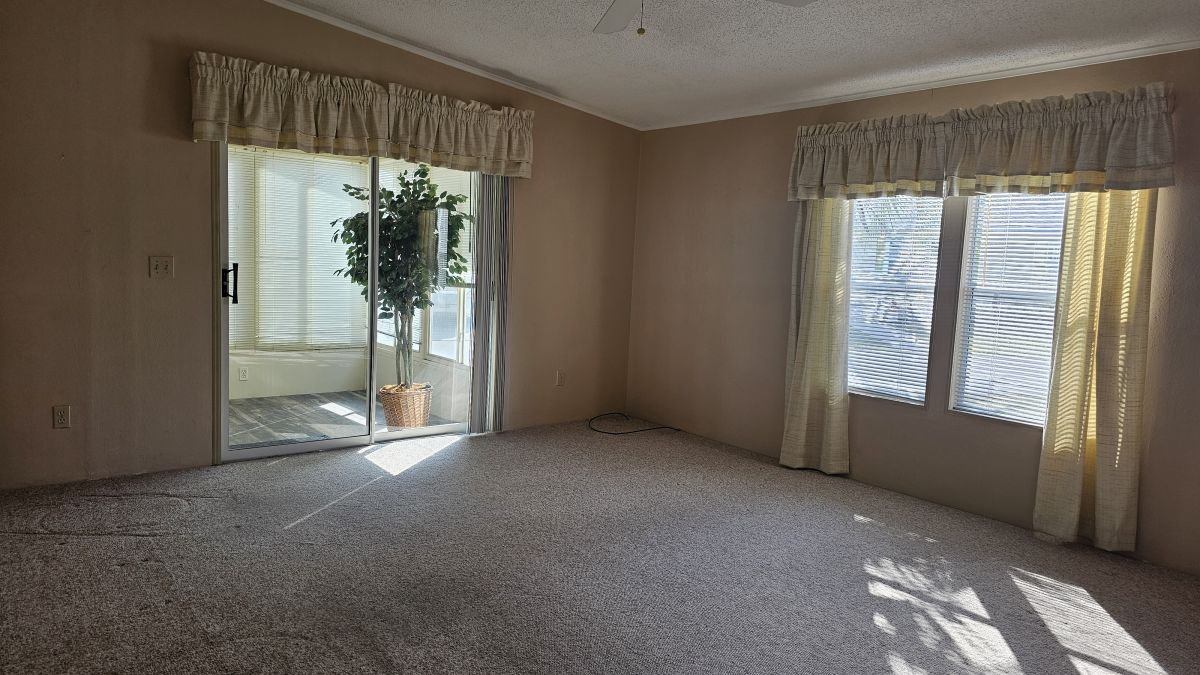 7043 W Lincolnshire Drive