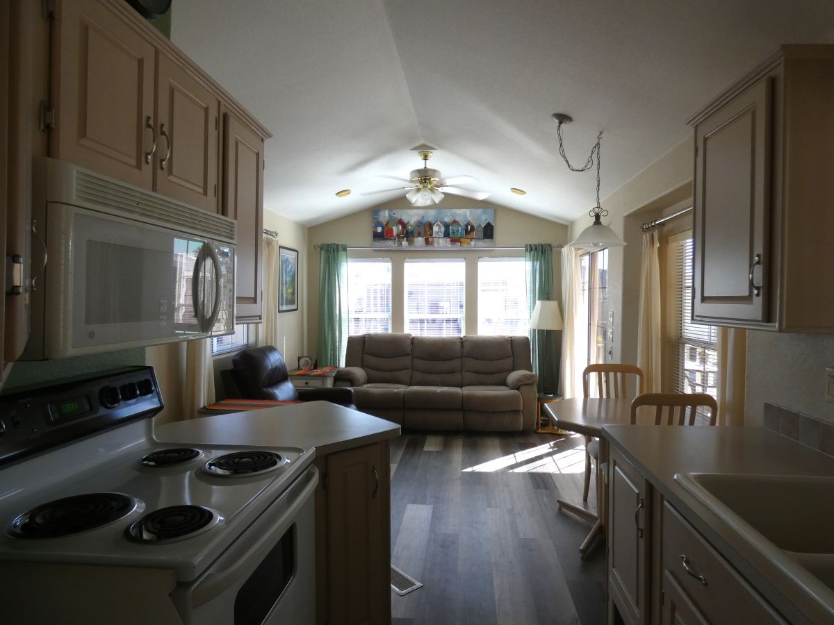 1110 North Henness Rd 197