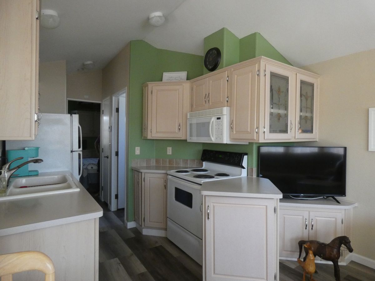 1110 North Henness Rd 197