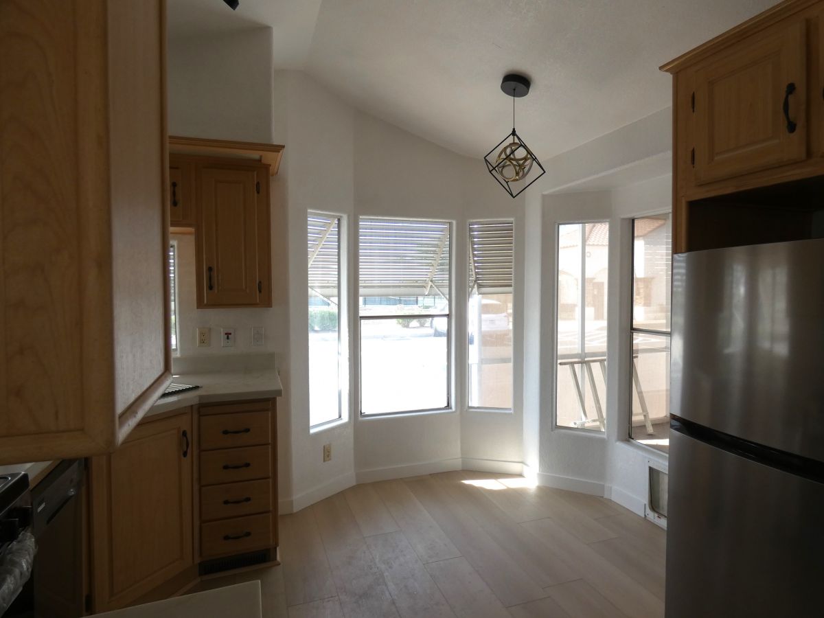 1110 North Henness Rd 1051