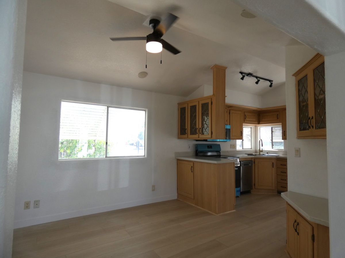 1110 North Henness Rd 1051