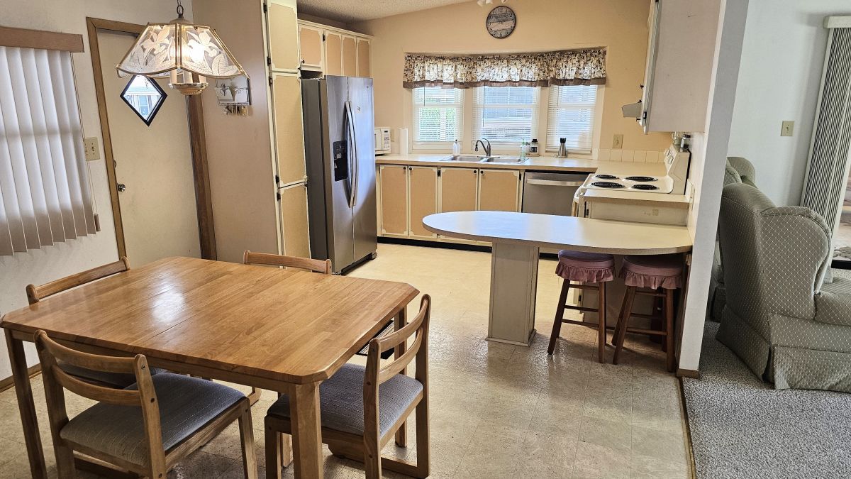 8927 W Forest View Drive