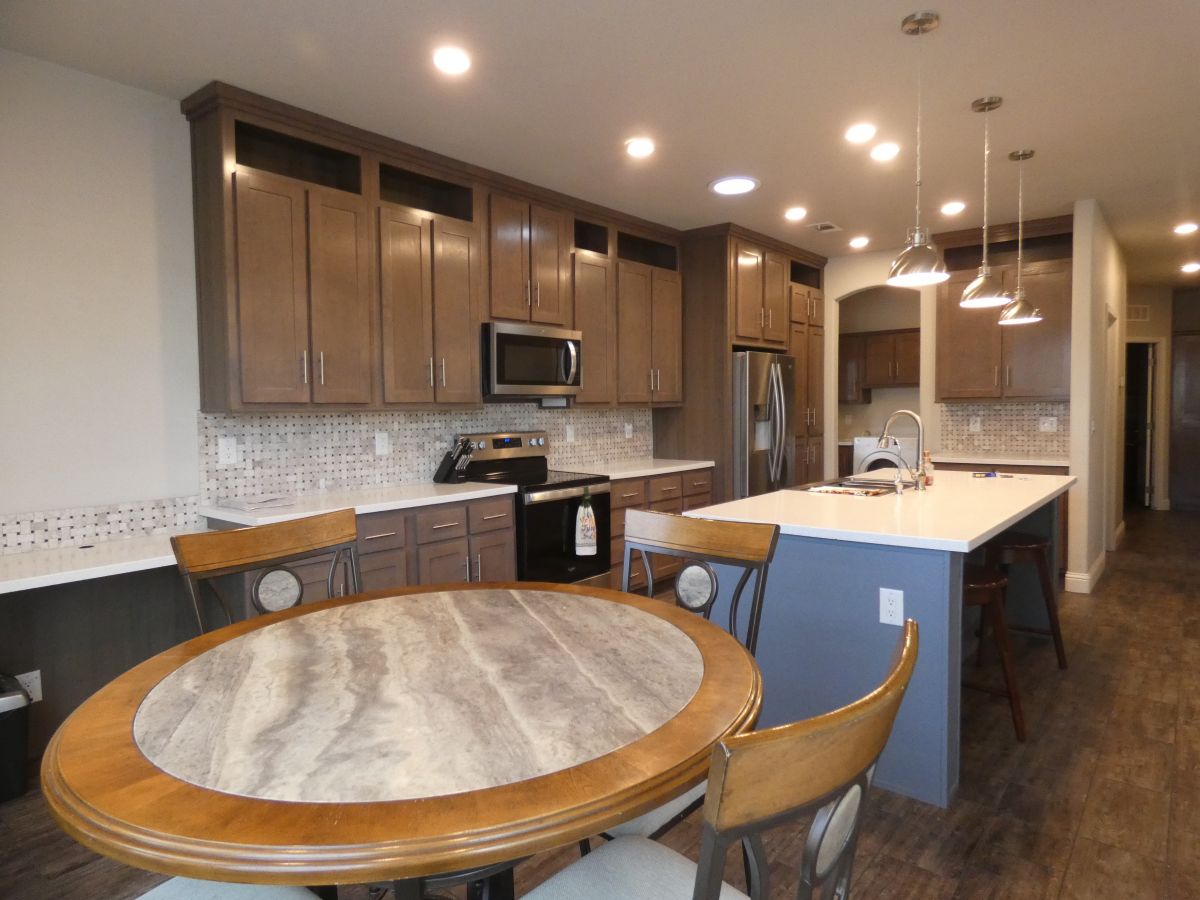 1110 North Henness Rd 2100