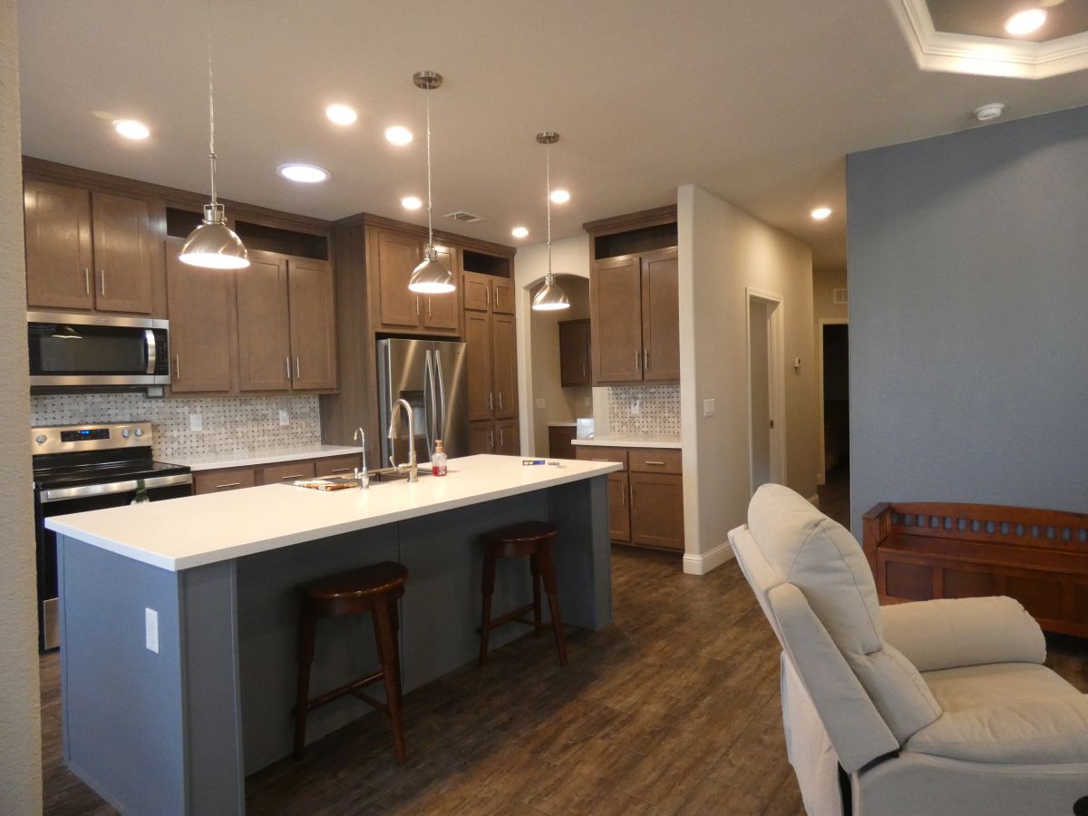 1110 North Henness Rd 2100