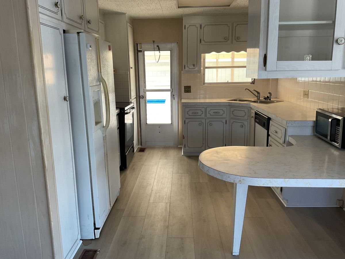 15420 LAKESHORE VILLA BLVD