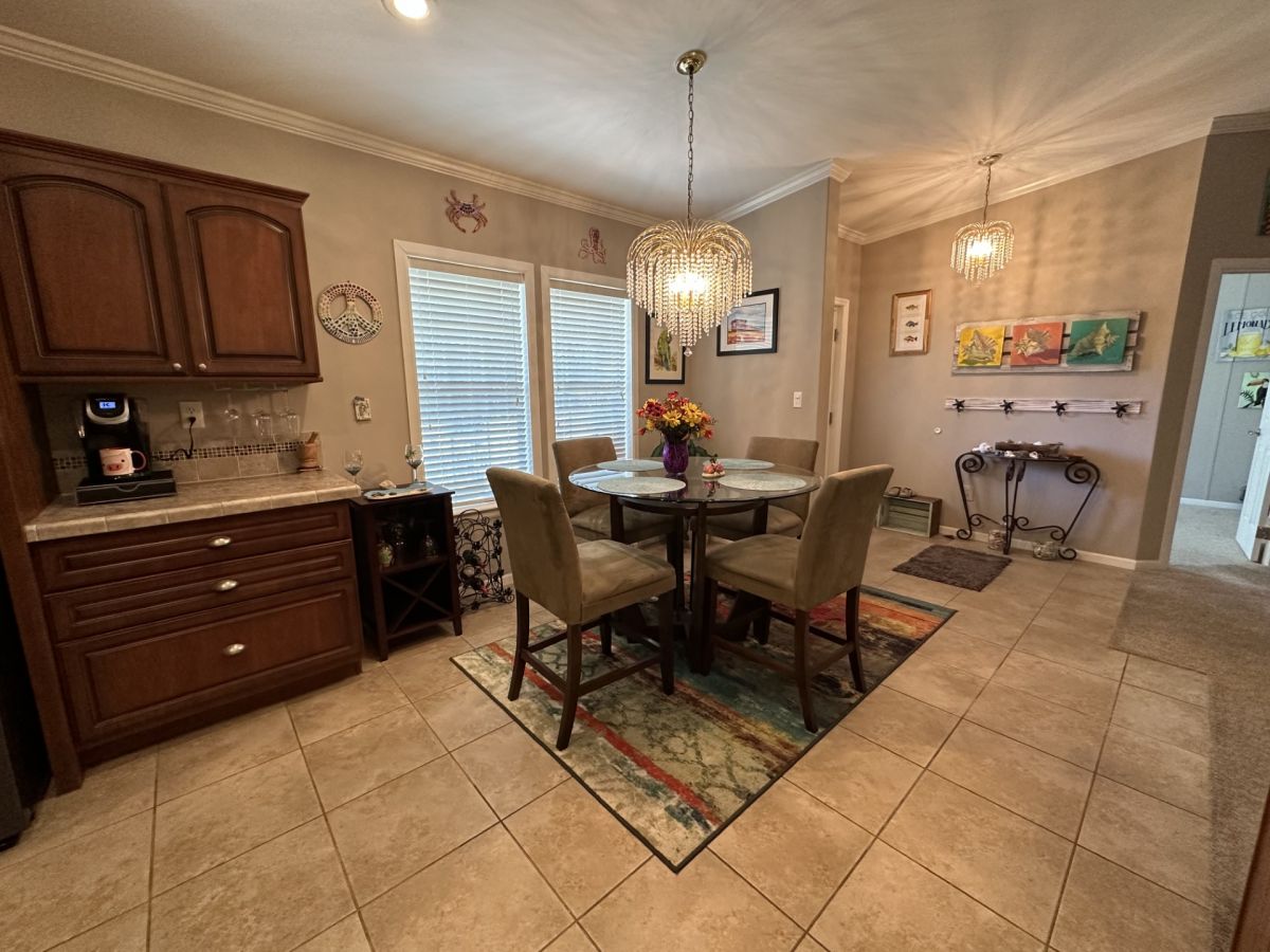 1139 West Lakeview Drive