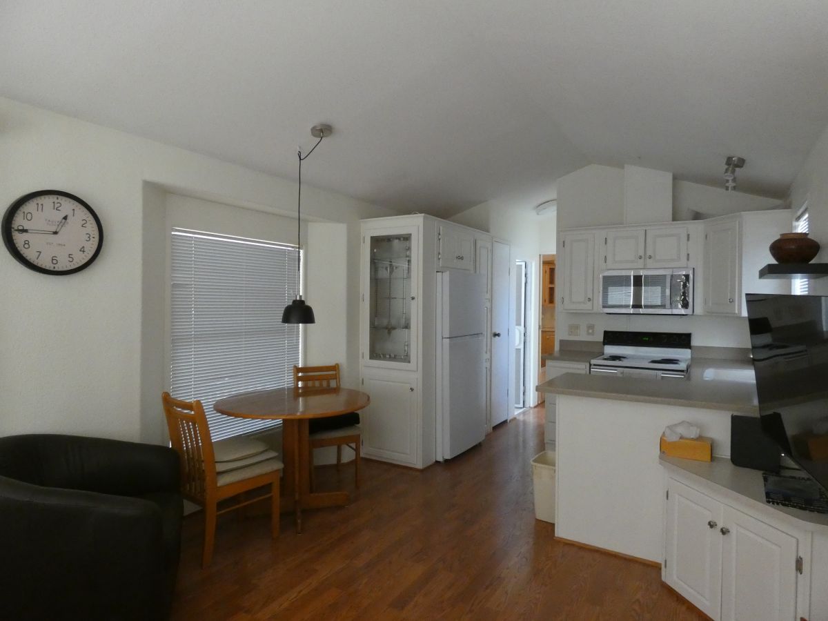 1110 North Henness Rd 302