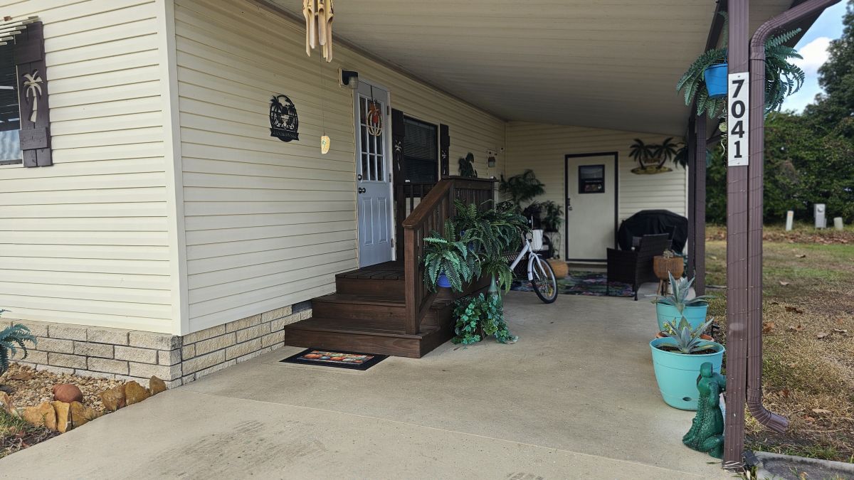 7041 W Rushport Lane