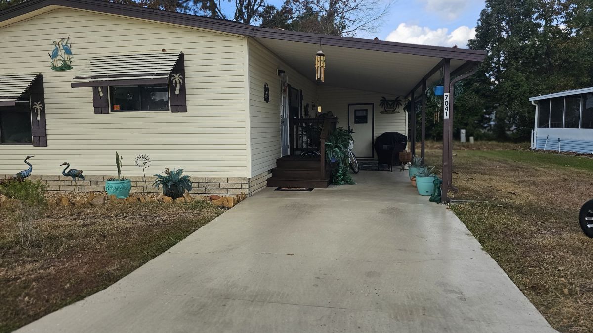 7041 W Rushport Lane