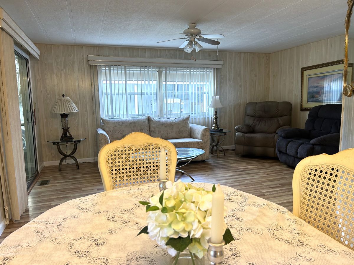 14414 Mayfair Avenue