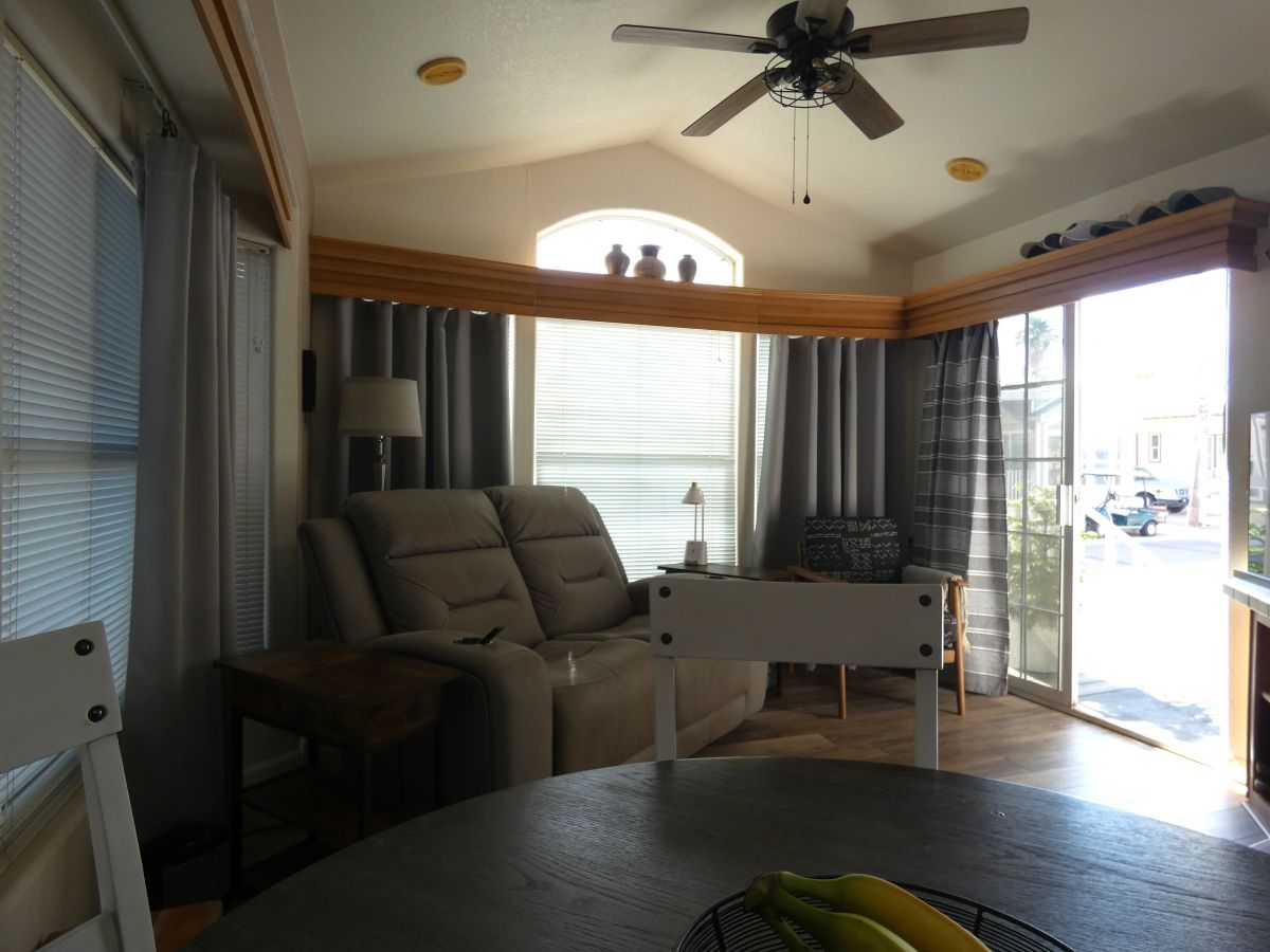 1110 North Henness Rd 417