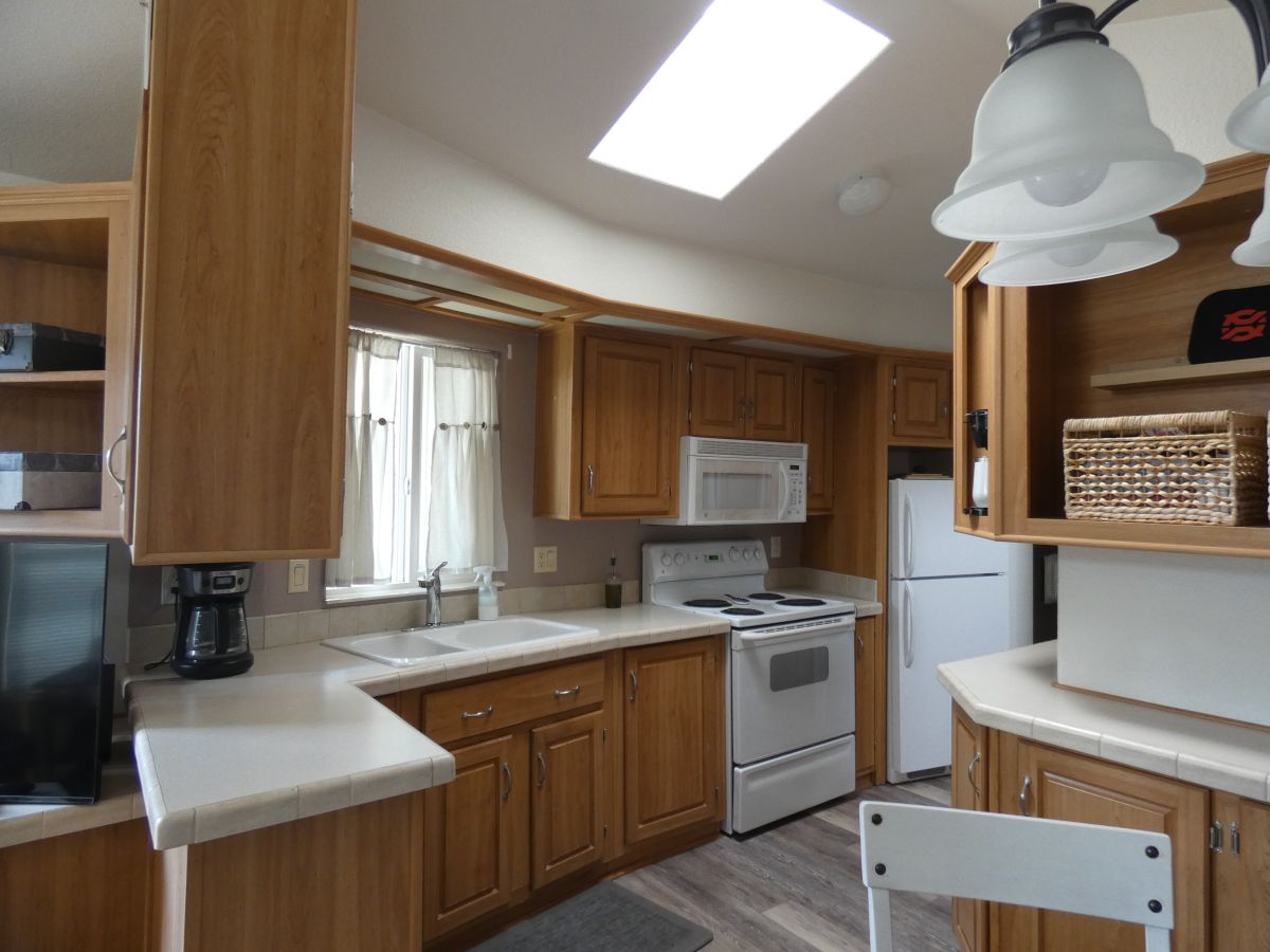 1110 North Henness Rd 417