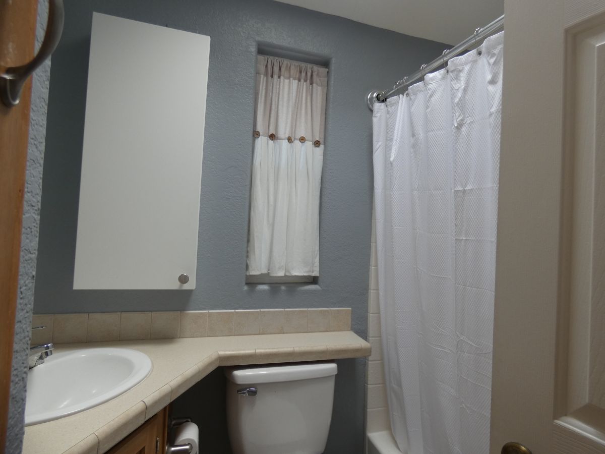 1110 North Henness Rd 417