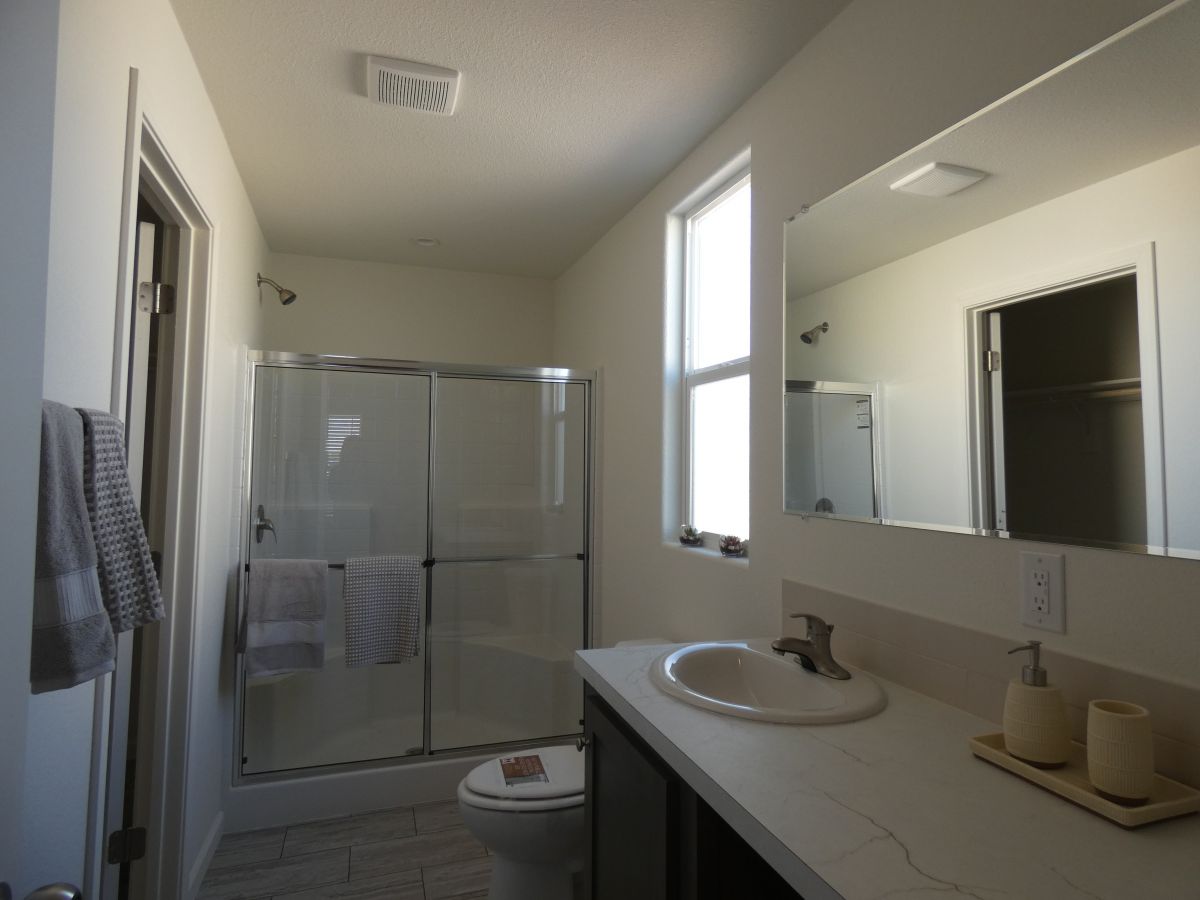 1110 North Henness Rd 2225