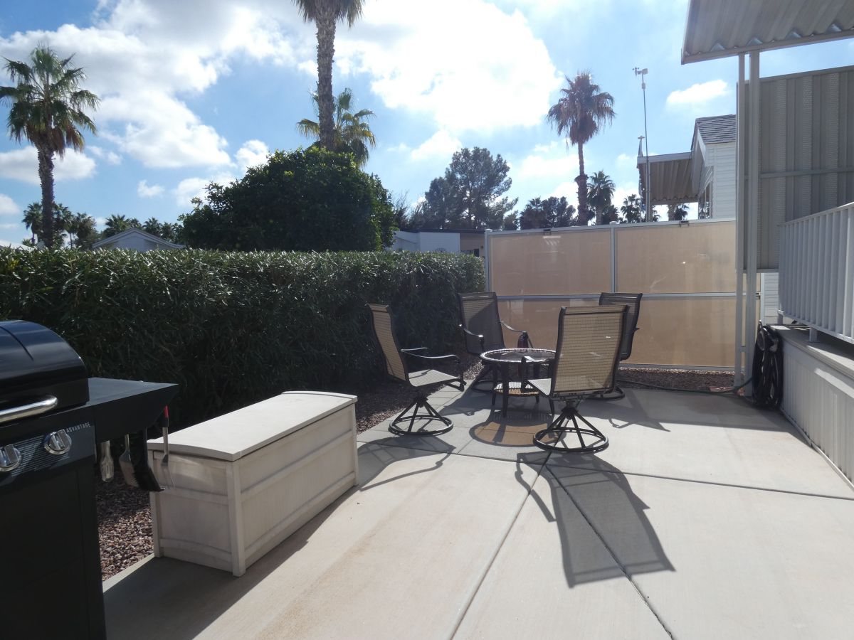 1110 North Henness Rd 1081