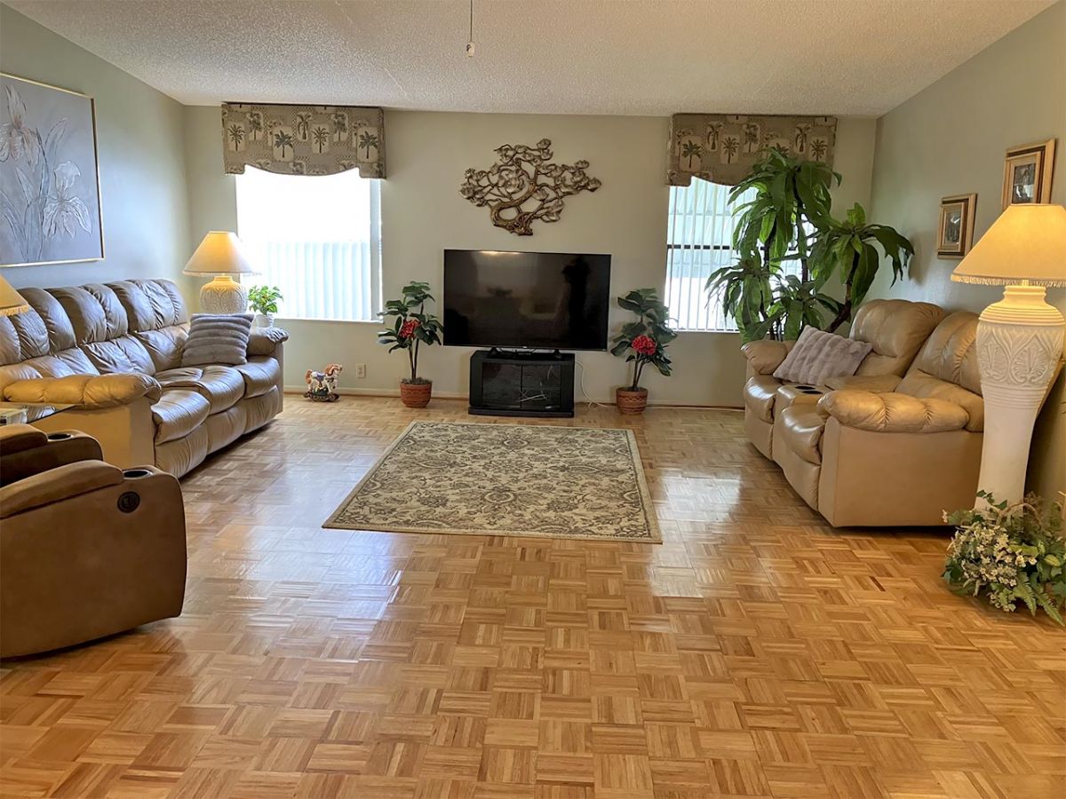 19649 CHARLESTON CIRCLE #81