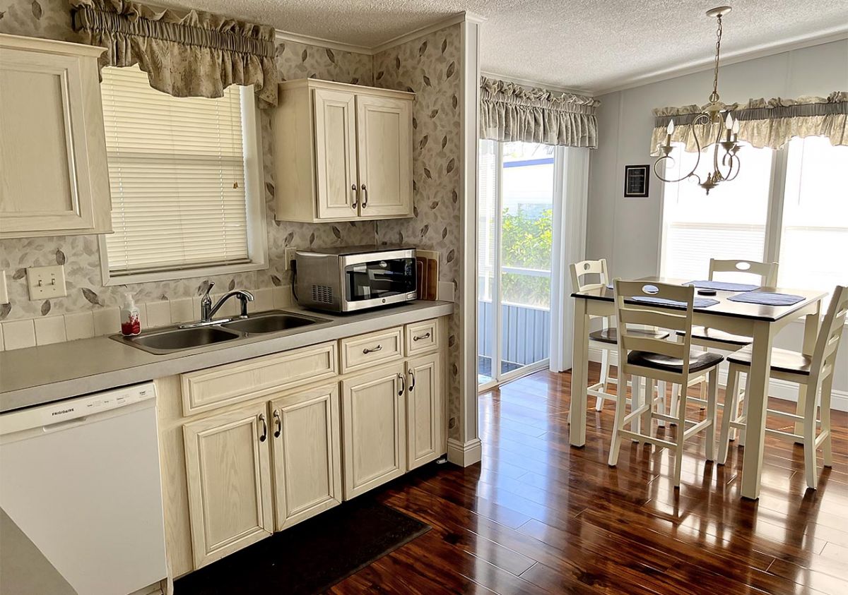 1829 Sunflower Circle