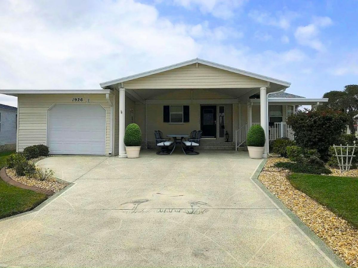 1926 Sunflower Circle