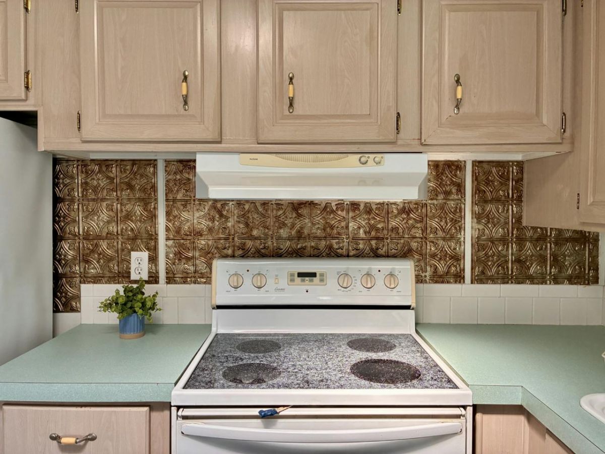 7074 SE YELLOWOOD LA