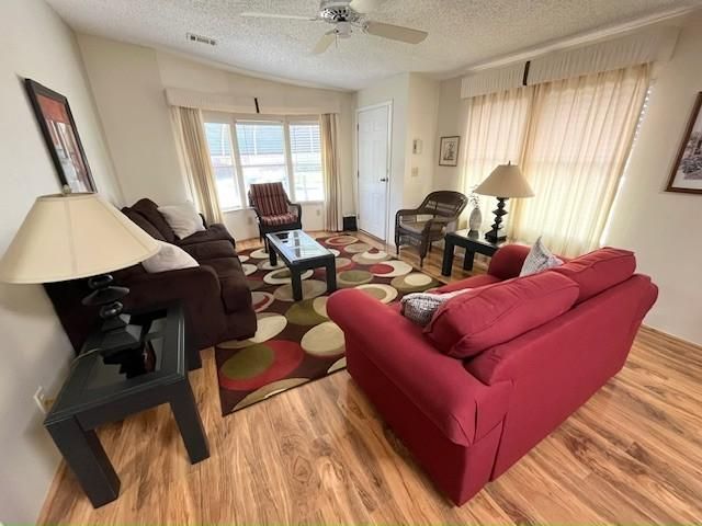 4008 Avenida Del Tura