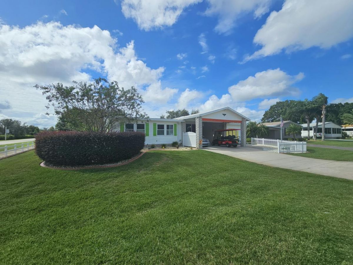 1572 Tanglewood Circle