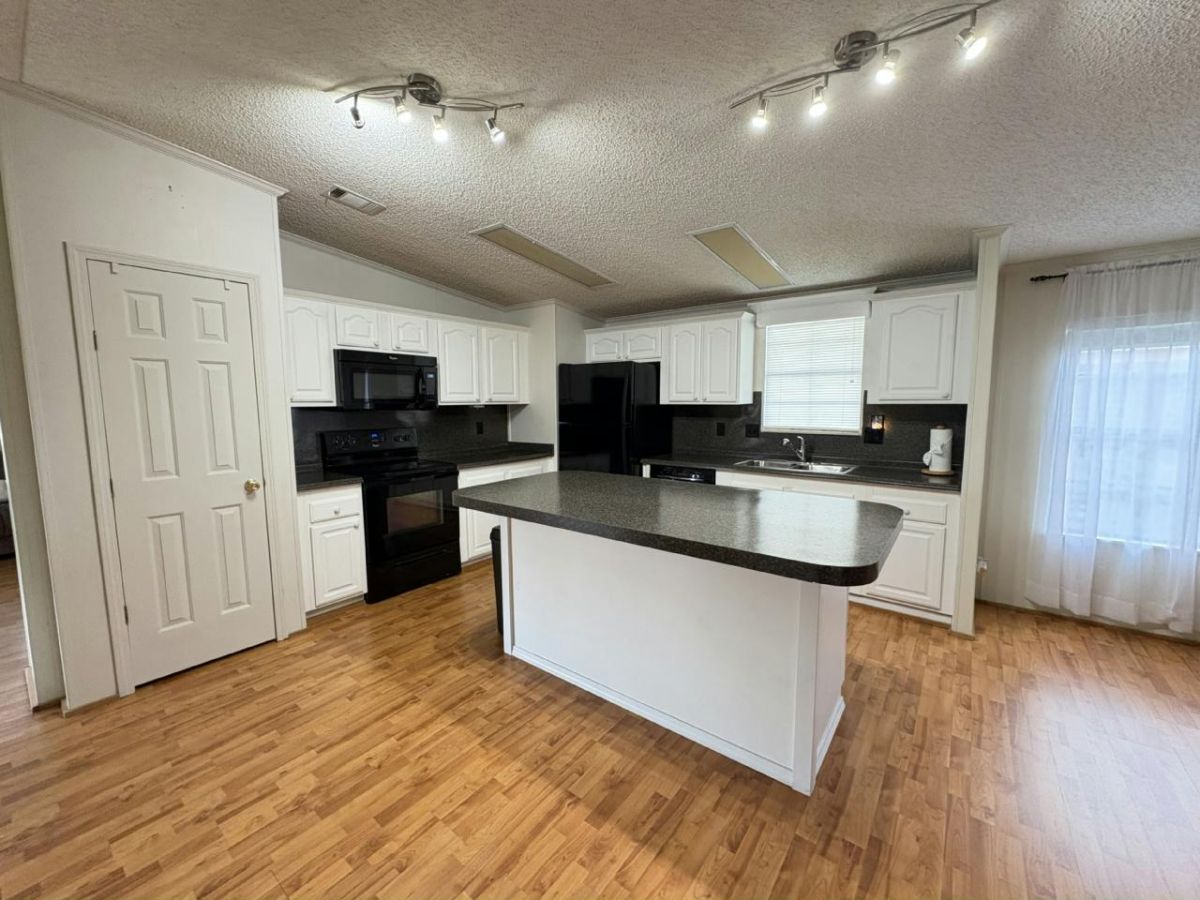 2433 Lakes of Melbourne Dr