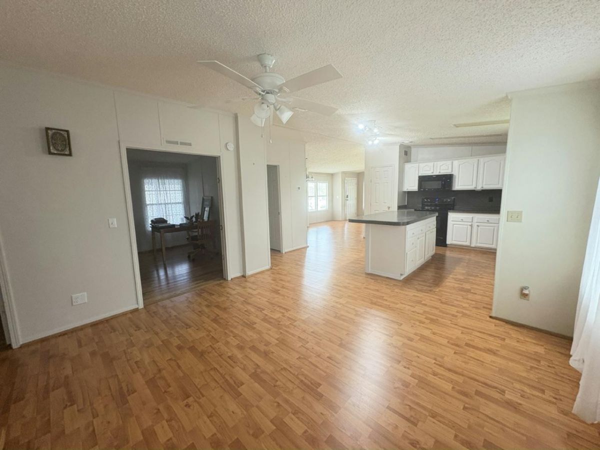 2433 Lakes of Melbourne Dr