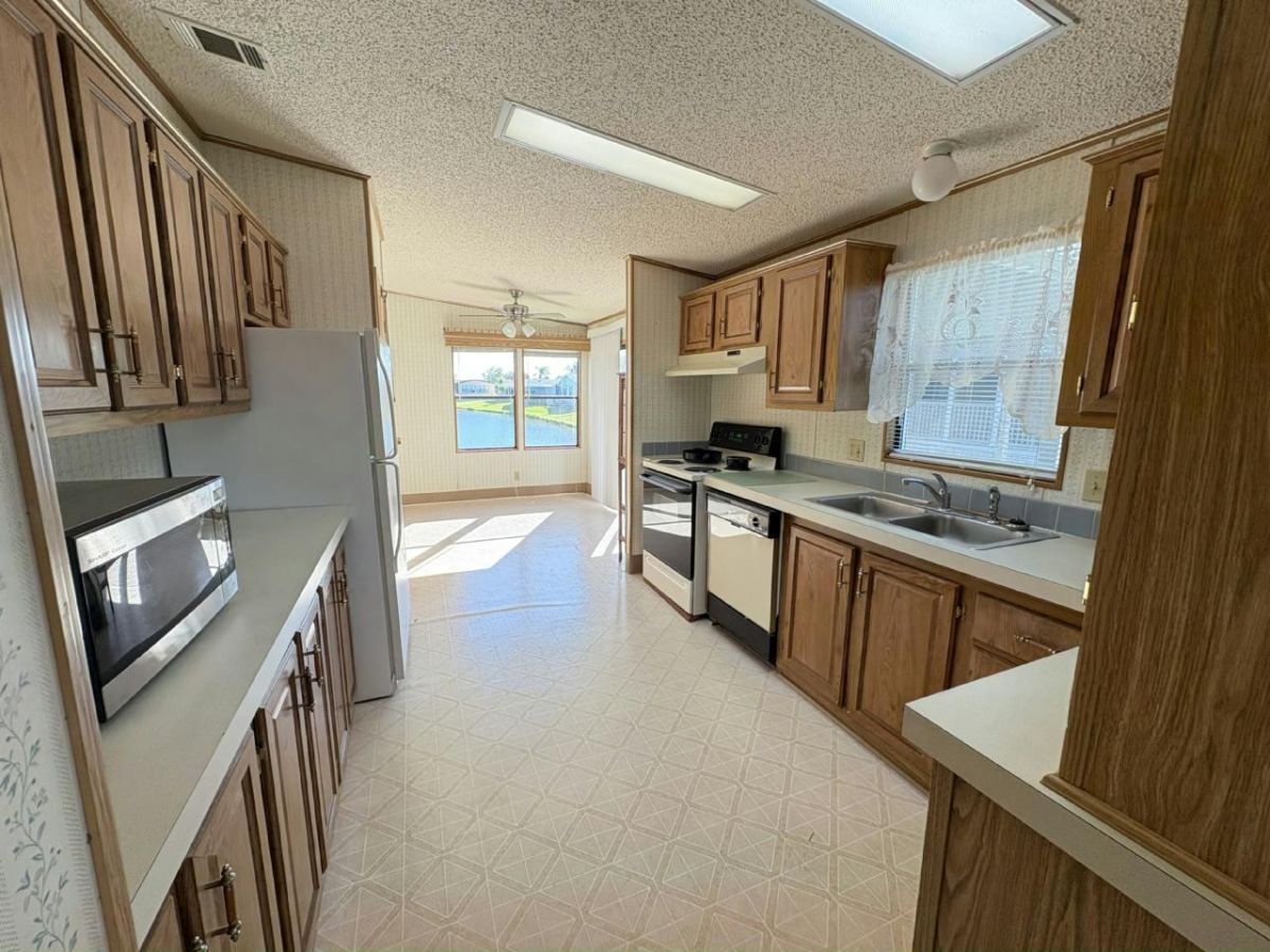 2334 Lakes of Melbourne Drive