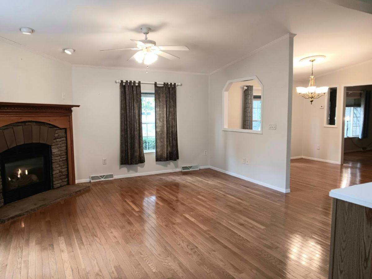 1808 Oak Point Drive