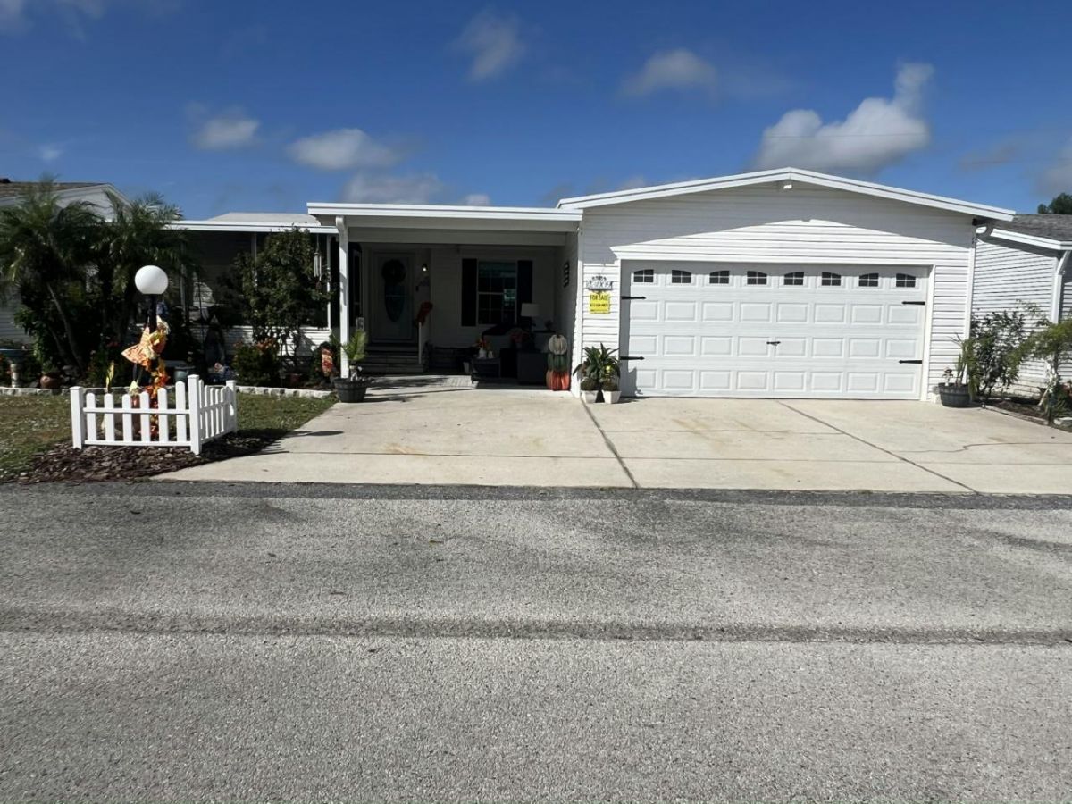 3009 Lemon Terrace Dr