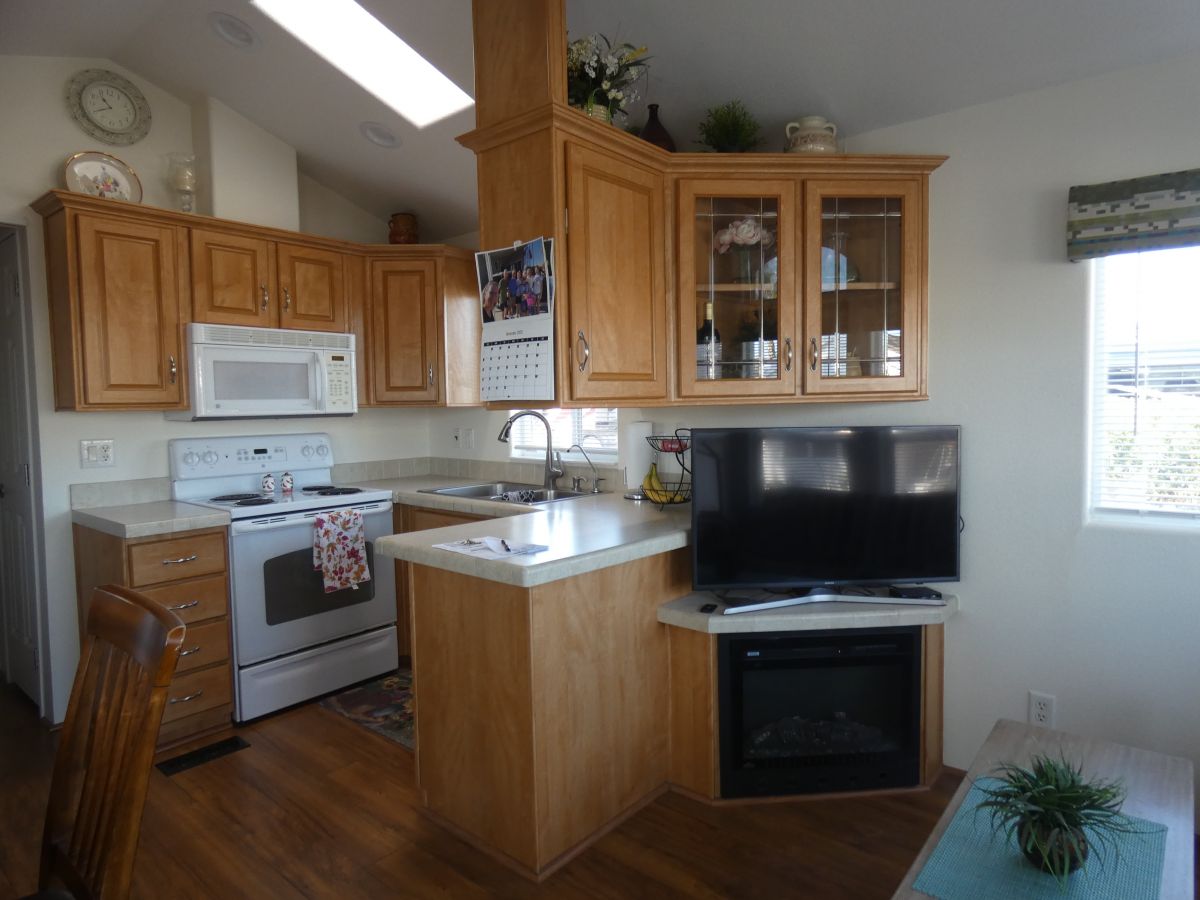 1110 North Henness Rd 1448