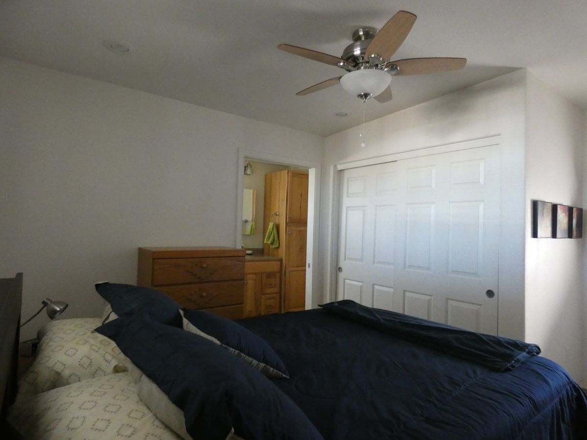 1110 North Henness Rd 1448