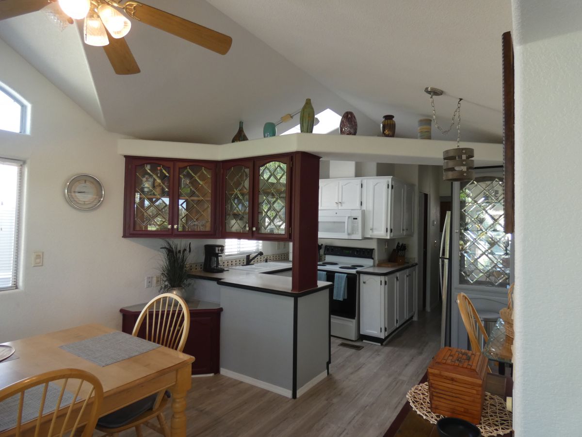 1110 North Henness Rd 128