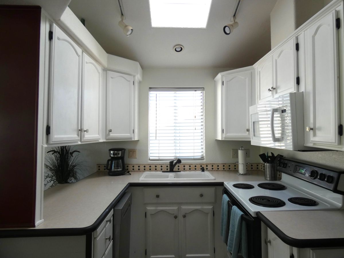 1110 North Henness Rd 128