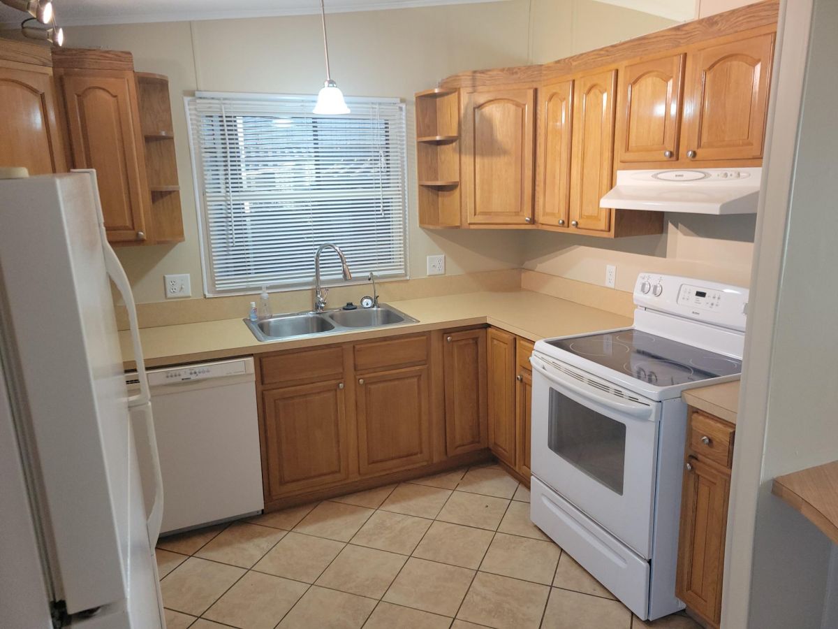 3901 Bahia Vista St. #323