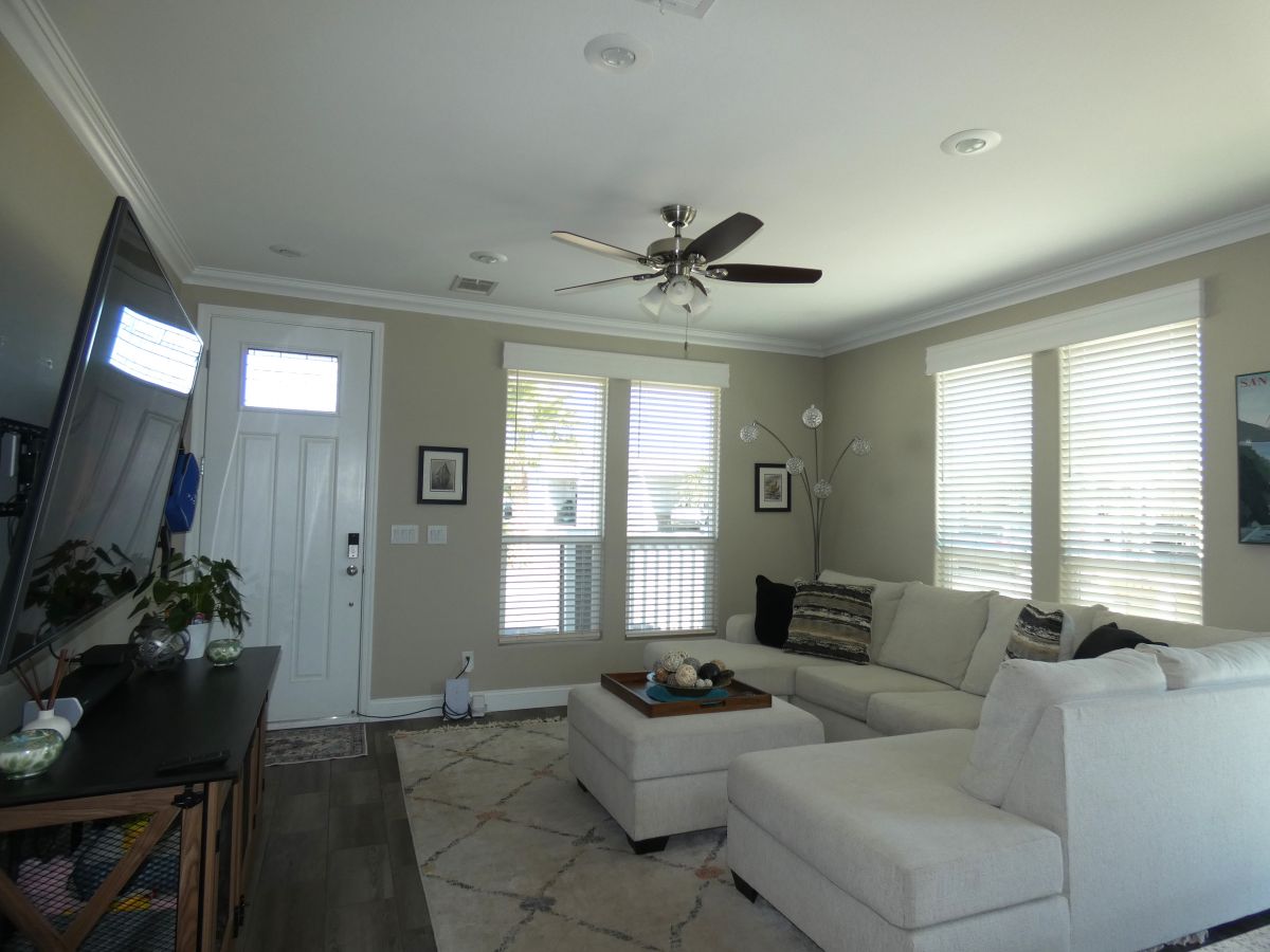 1110 North Henness Rd 2303