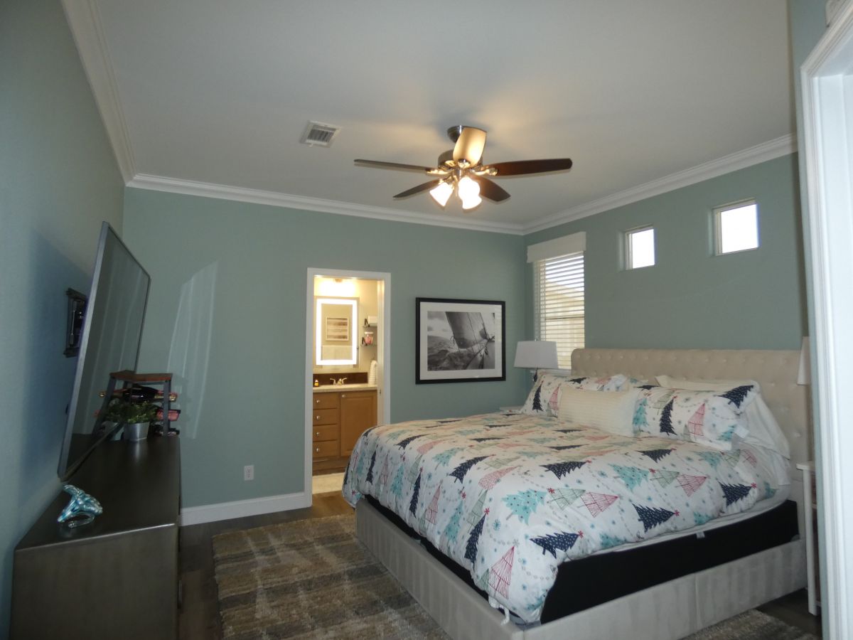 1110 North Henness Rd 2303