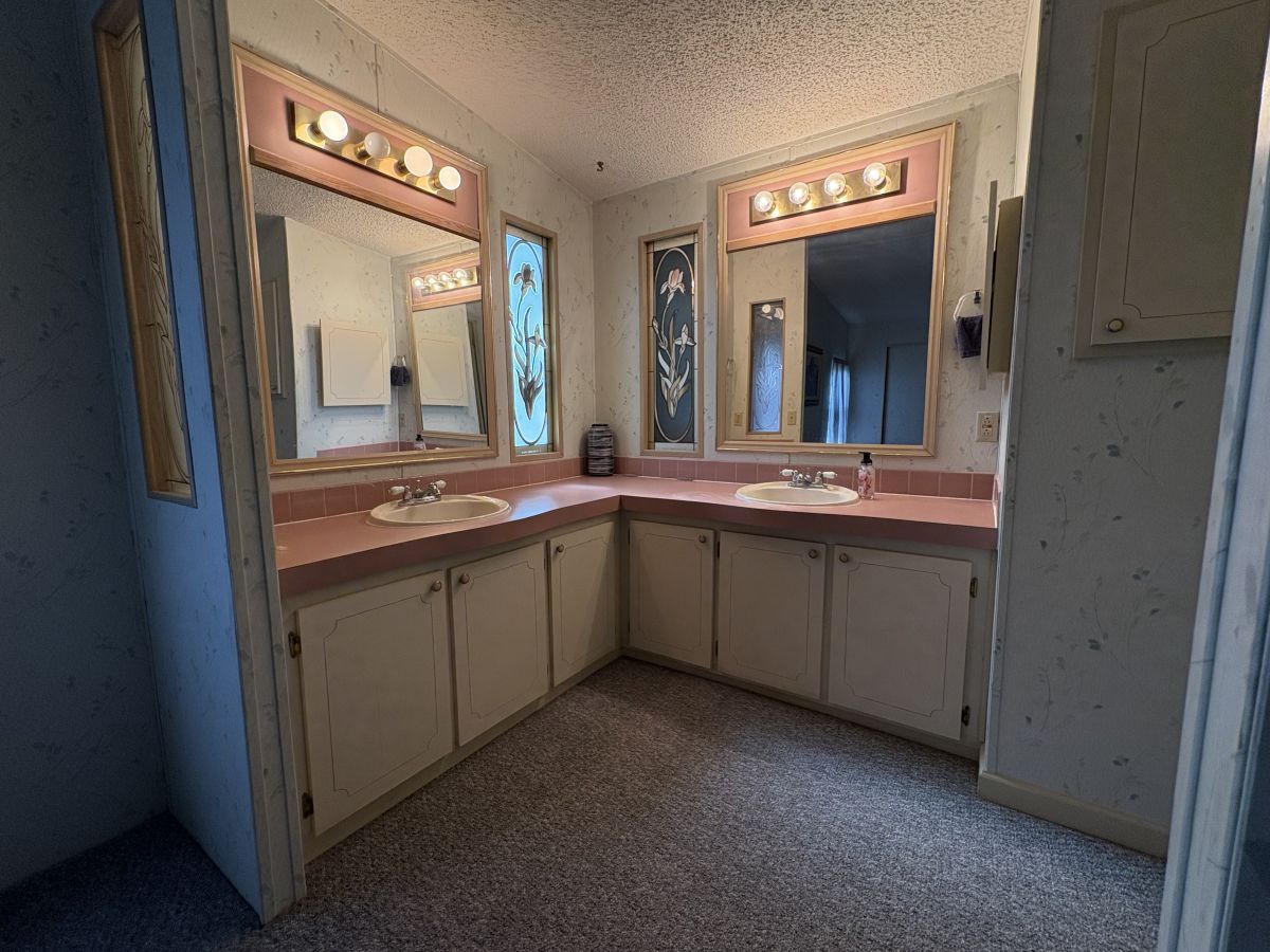 307 Winter Garden Ct.