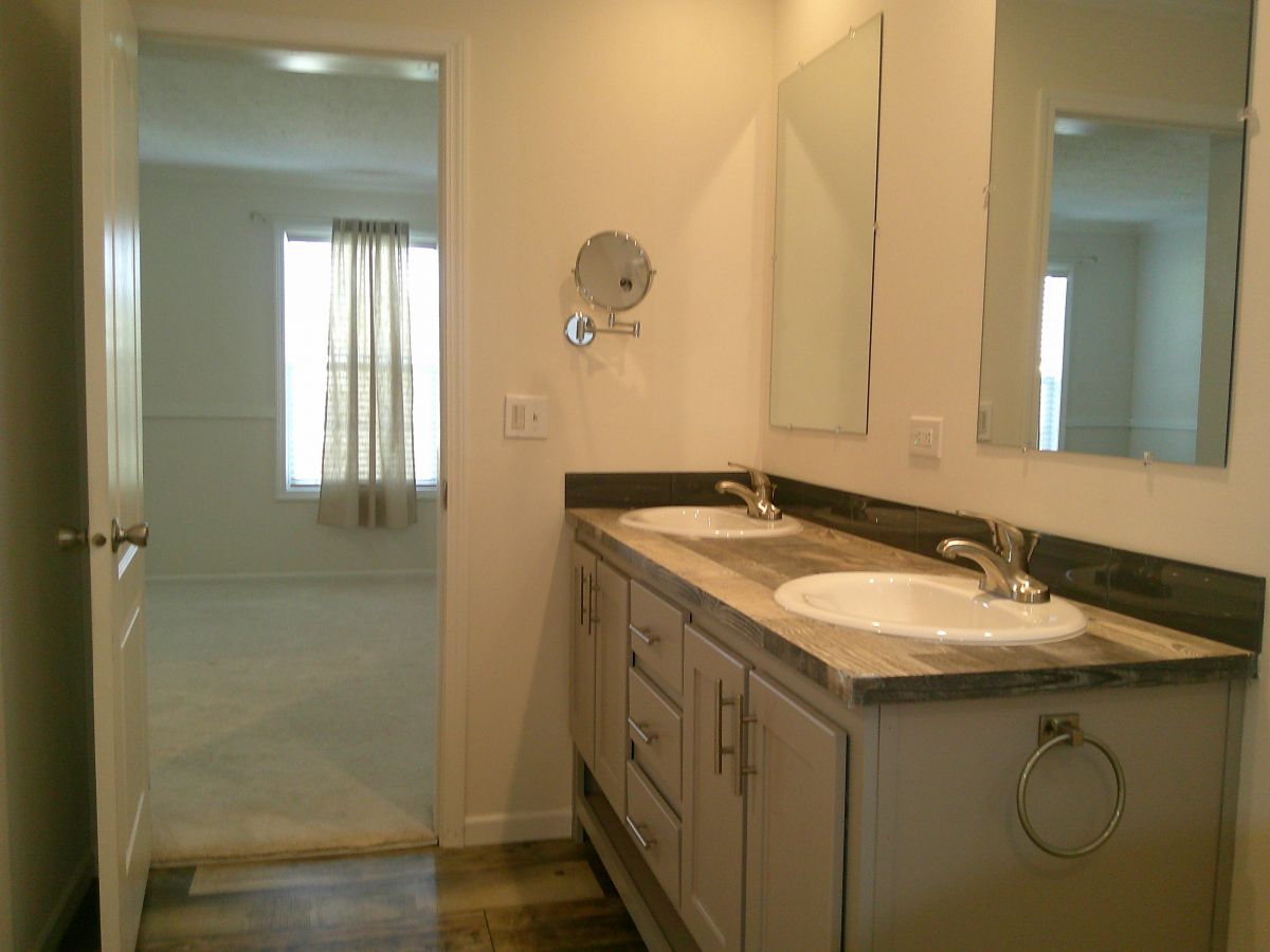 409 Constitution Avenue