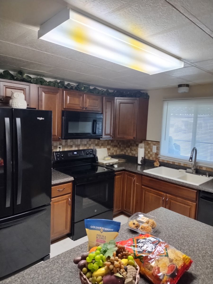 3104 E. BROADWAY, LOT #33