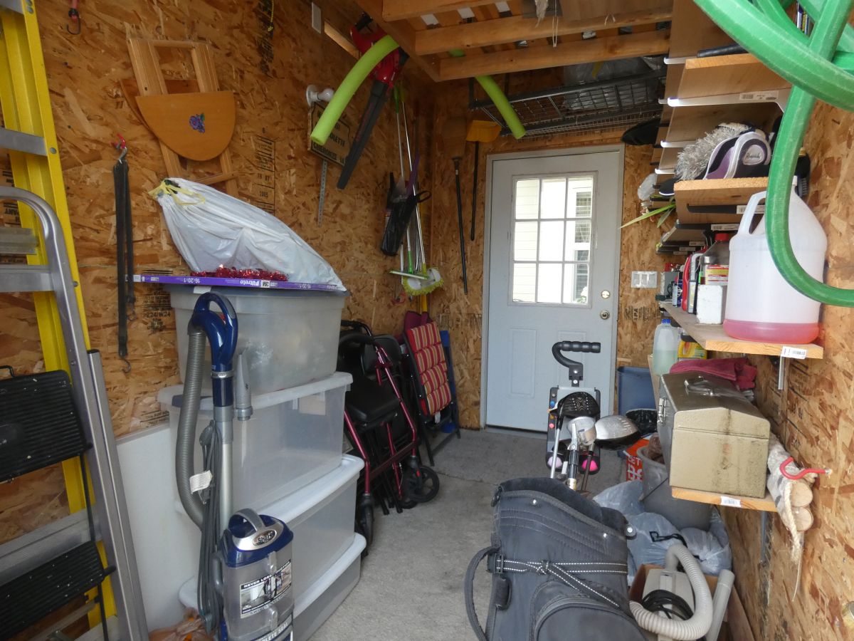 1110 North Henness Rd 489