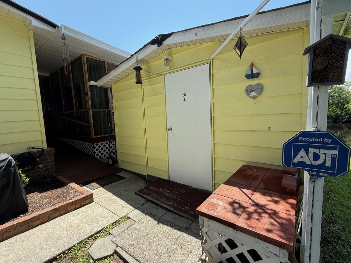 3187 Moonshadow Lane