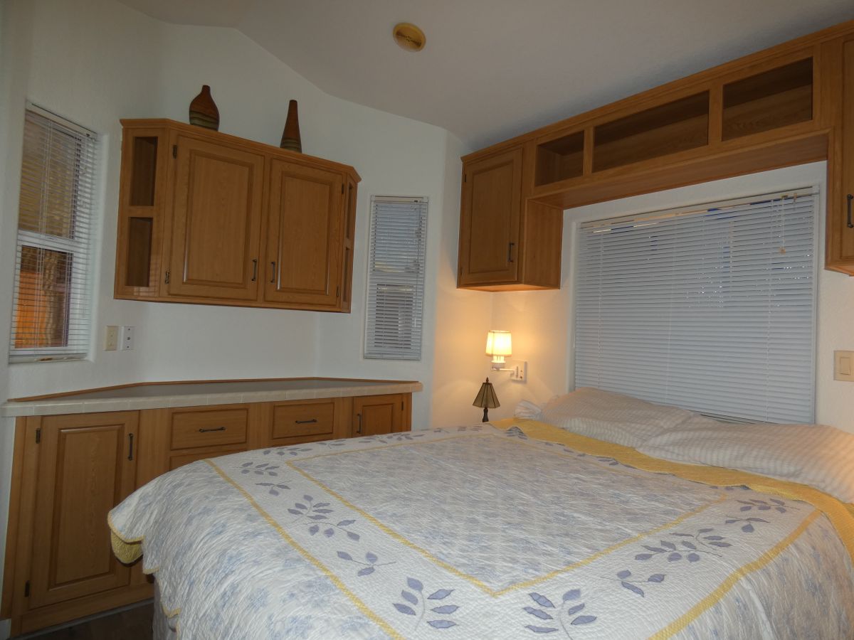 1110 North Henness Rd 1803