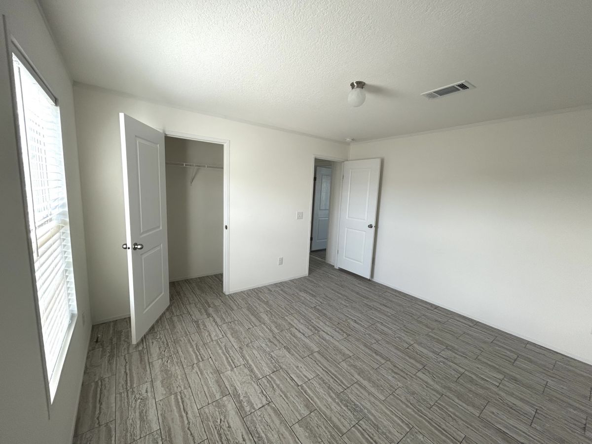 3000 US HWY 17/92 W LOT #549