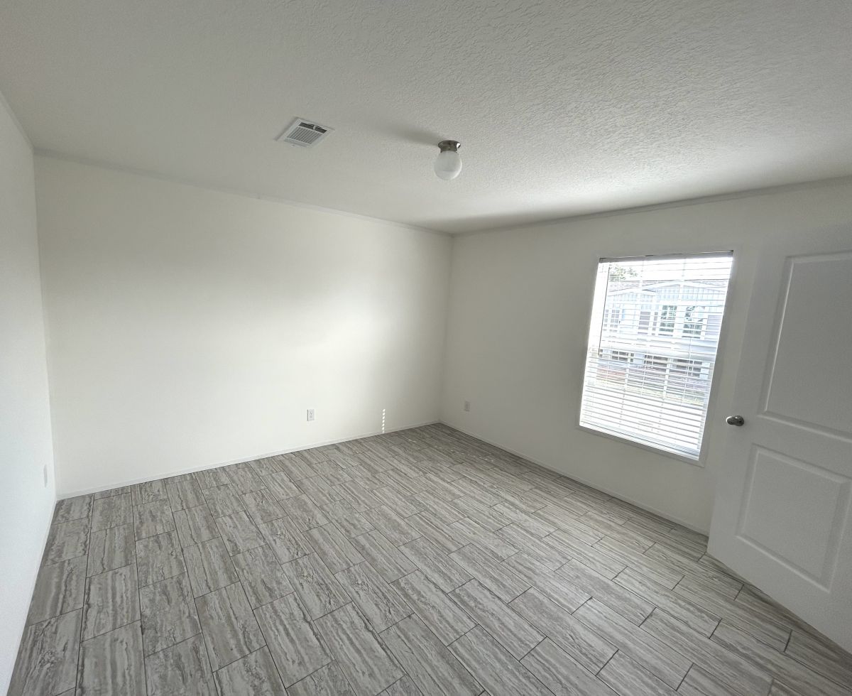 3000 US HWY 17/92 W LOT #549