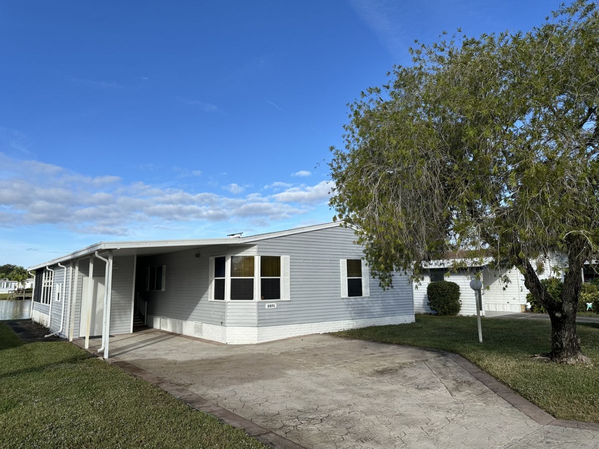 2071 EAST LAKEVIEW DRIVE