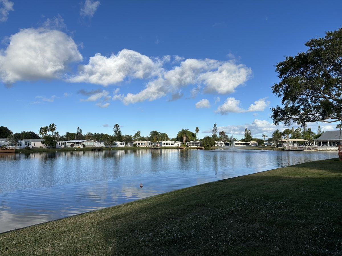 2071 EAST LAKEVIEW DRIVE