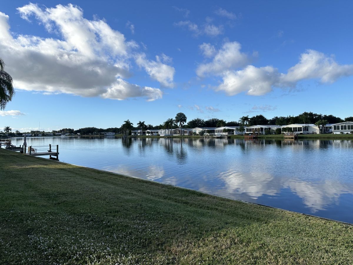 2071 EAST LAKEVIEW DRIVE